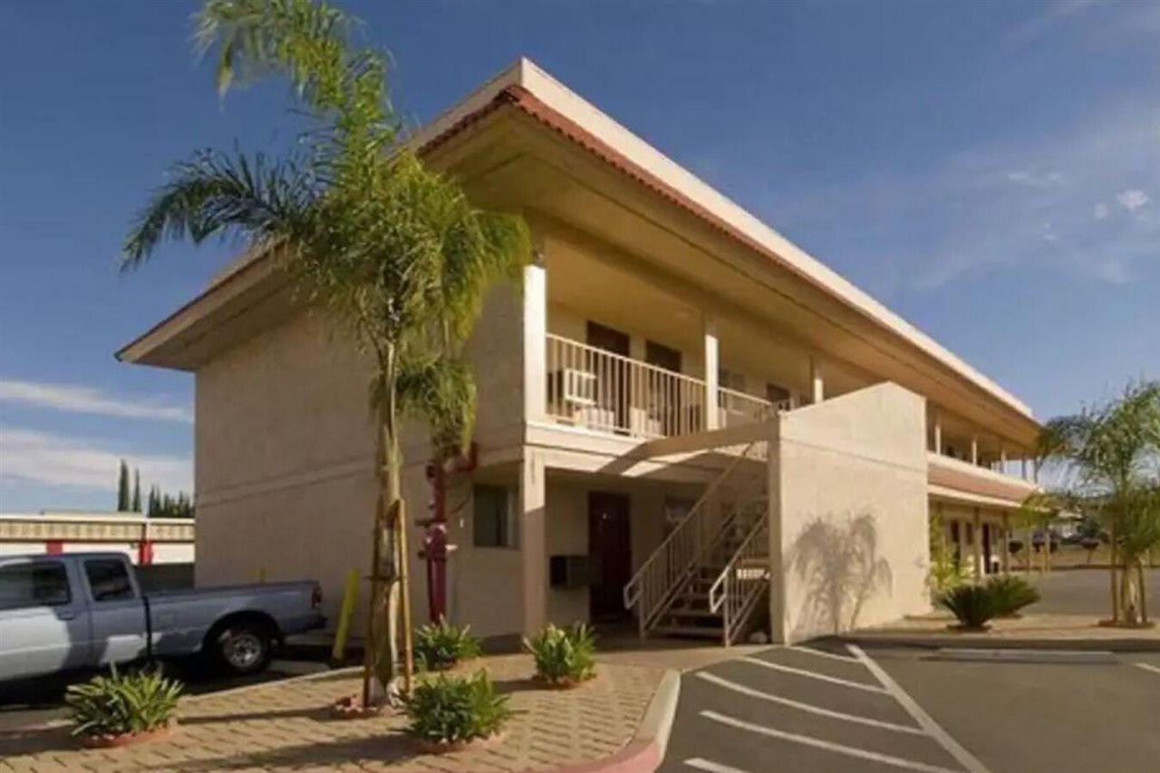 Americas Best Value Inn Calimesa Bagian luar foto